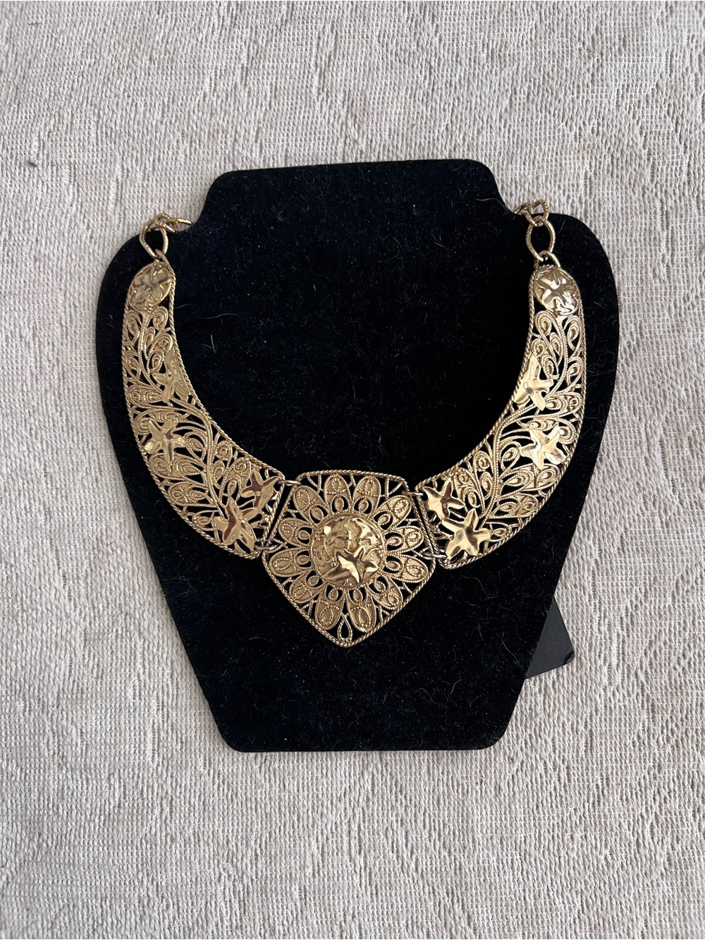 VTG Jose & Maria Barrera for Avon Gold Floral Filligree Clip necklace c 1990s